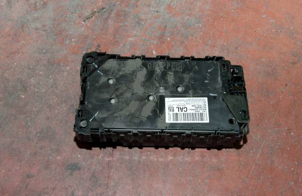 FORD TRANSİT 120 - 120 V ÇIKMA PARÇA  2018 2021 SİGORTA  KUTULARI